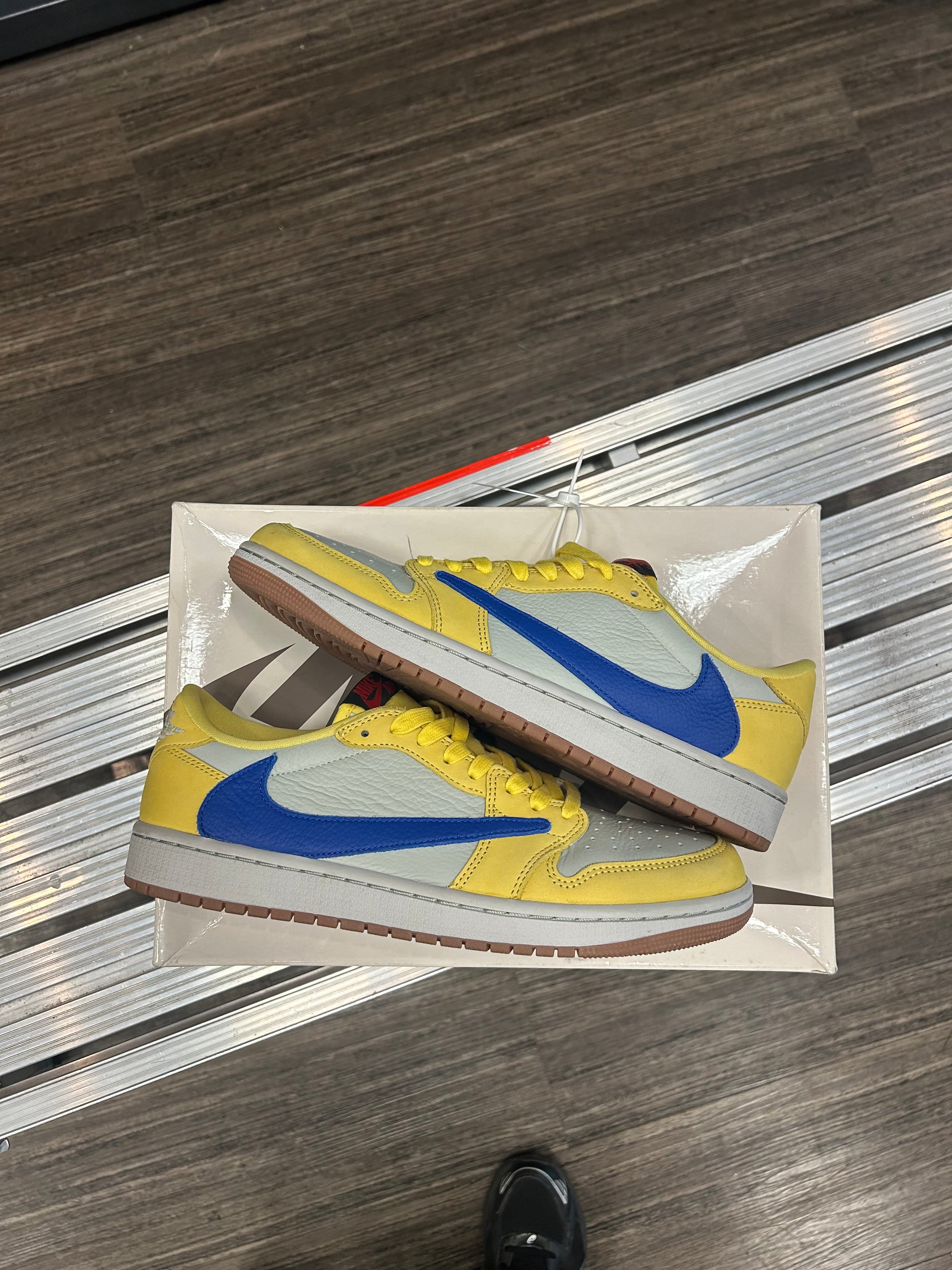 Jordan 1 Retro Low OG SP Travis Scott Canary (Women's)