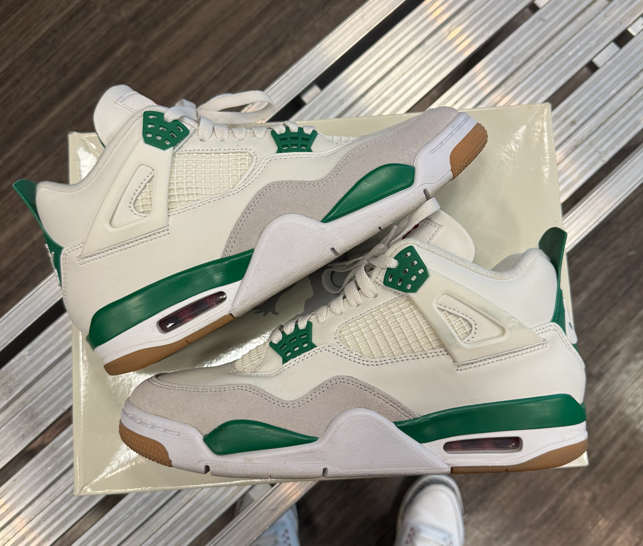 Jordan 4 Retro SB Pine Green