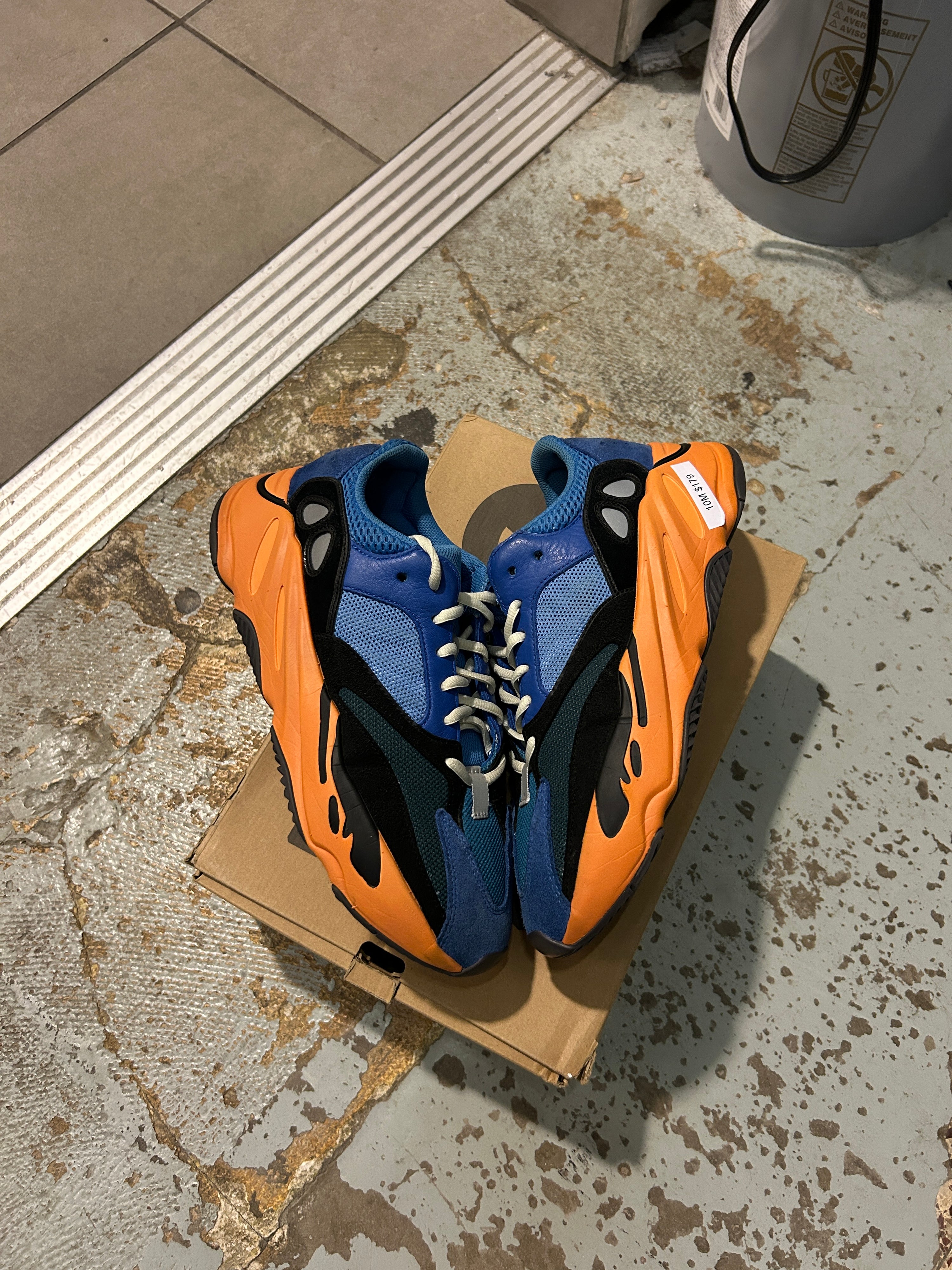 adidas Yeezy Boost 700 Bright Blue (10M)