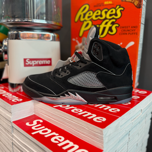 PRE OWNED - BLACK METALLIC 5 10.5M